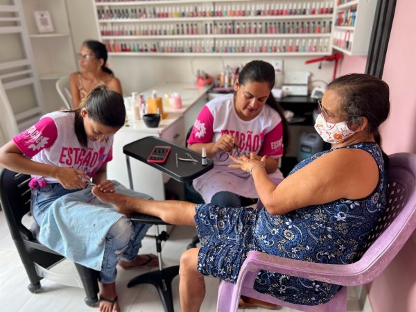 Dia da Mulher em Malhador contou com investimento da prefeitura que disponibilizou salões de beleza de forma gratuita