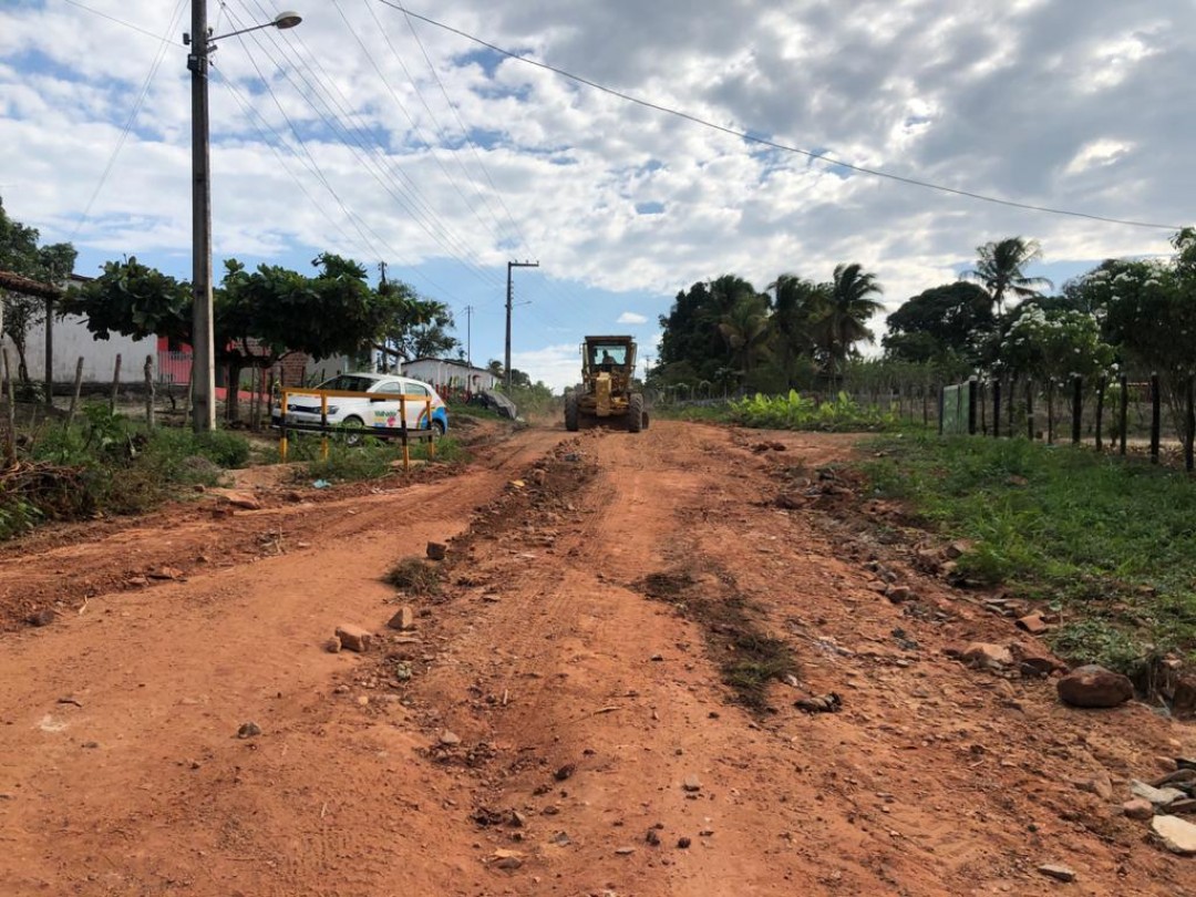 Recuperação de estradas vicinais está ocorrendo no município de Malhador